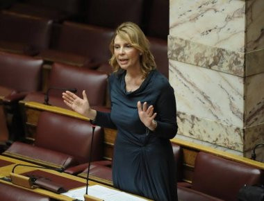 Κ. Παπακώστα: «Παραμένω πιστή στις αρχές του Κωνσταντίνου Καραμανλή - Αναίτια η απόφαση διαγραφής μου από την Κ.Ο.»